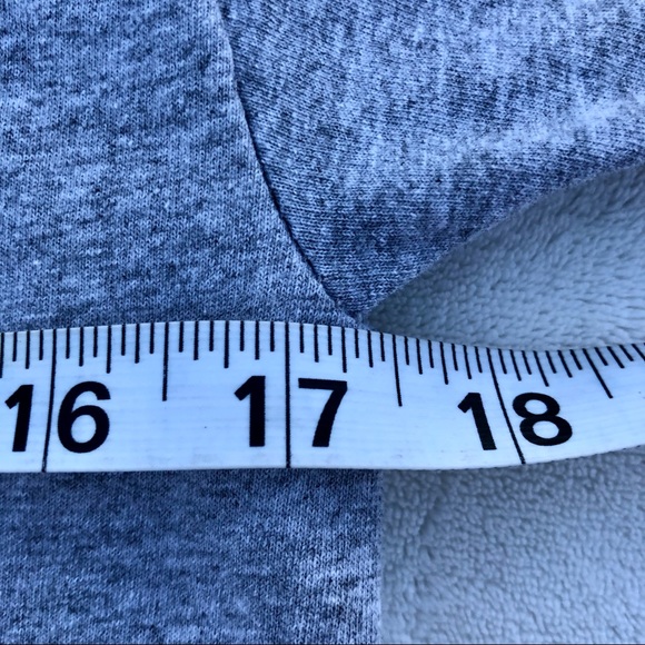 Marvel Studios Tee Shirt Spiderman Friendly Neighborhood Spider-Man - Picture 5 of 6